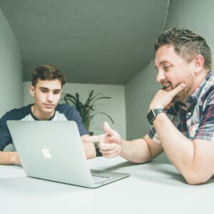 Gestión del Miedo a Hablar en Inglés: Técnicas de Coaching y PNL